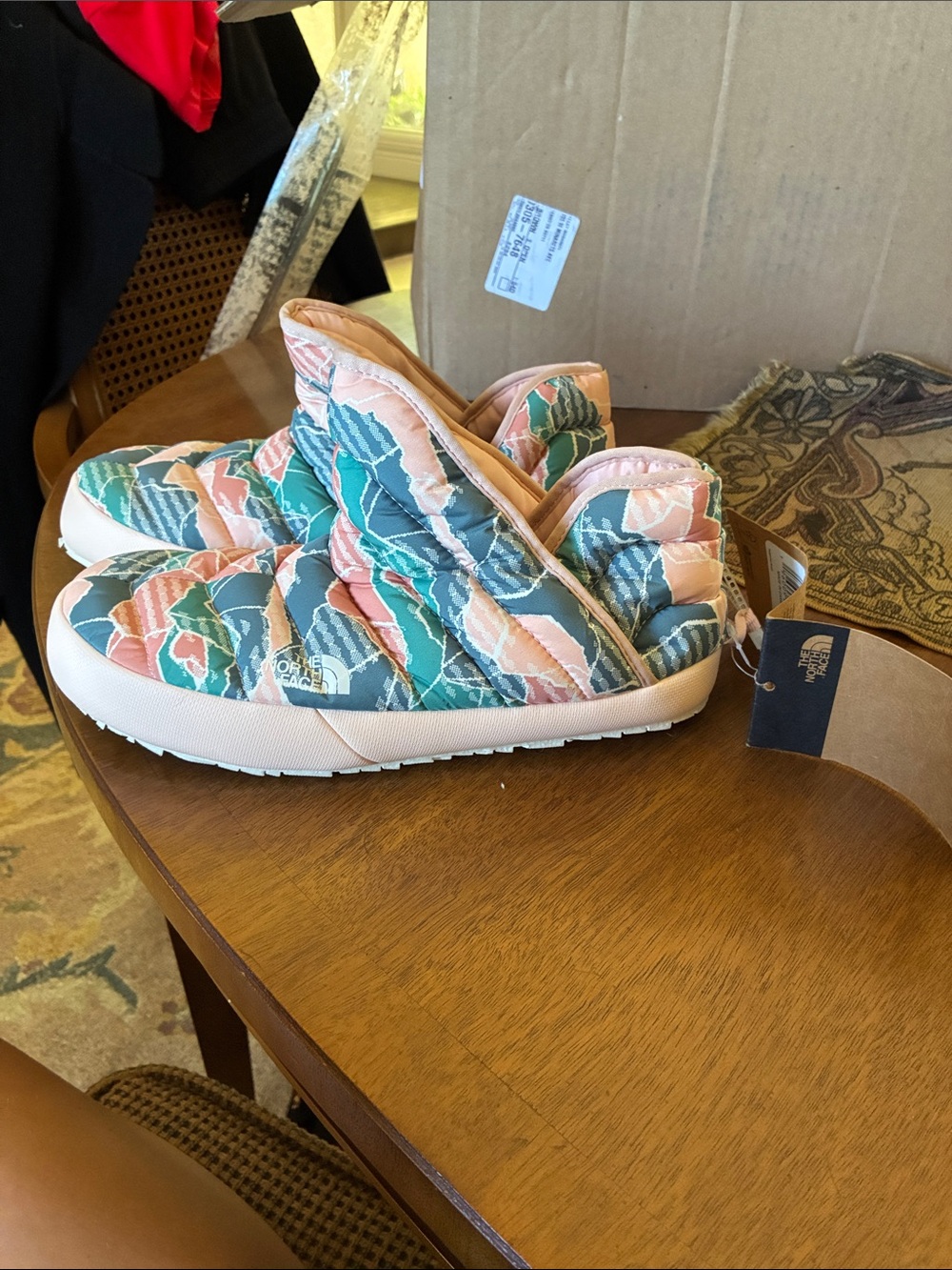 NWT North face traction booties women’s 9